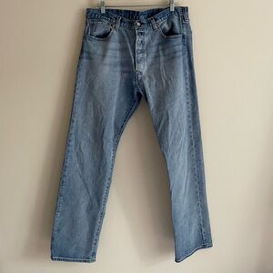 Men’s Levi 501s